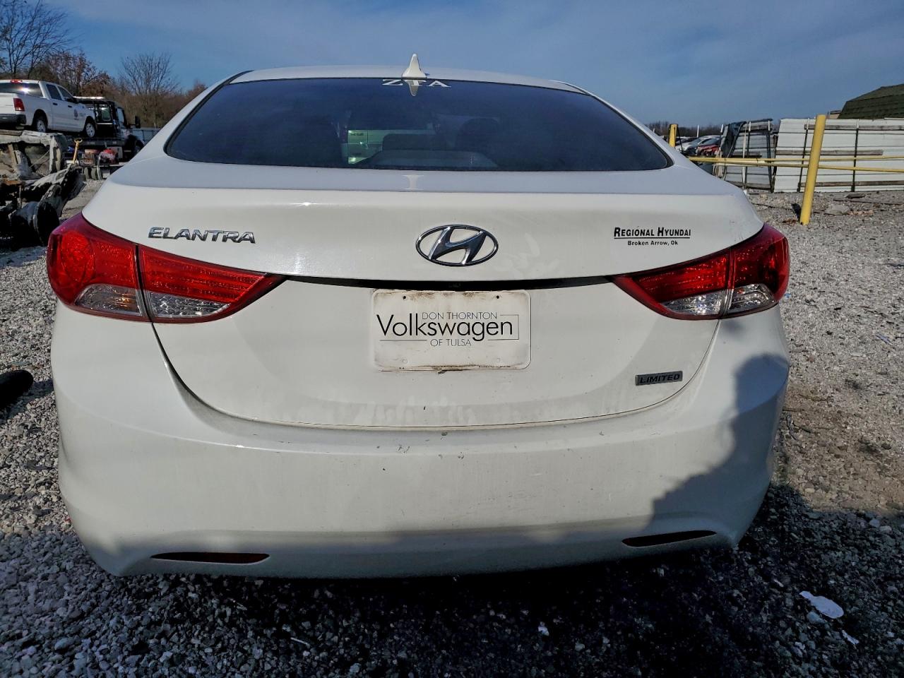 Hyundai ELANTRA Gls Image 3