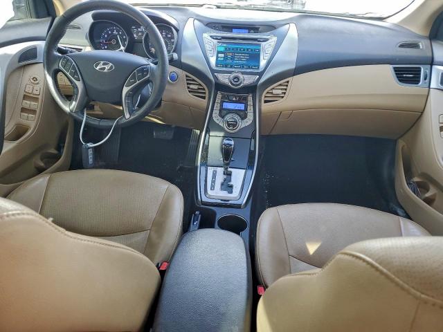 Hyundai ELANTRA Gls Image 4