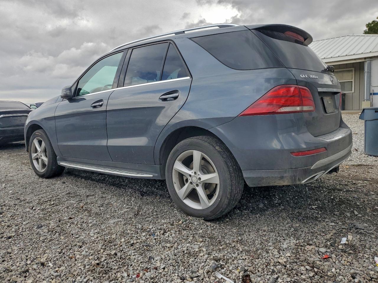 Mercedes-Benz GLE 300d 4matic Image 10
