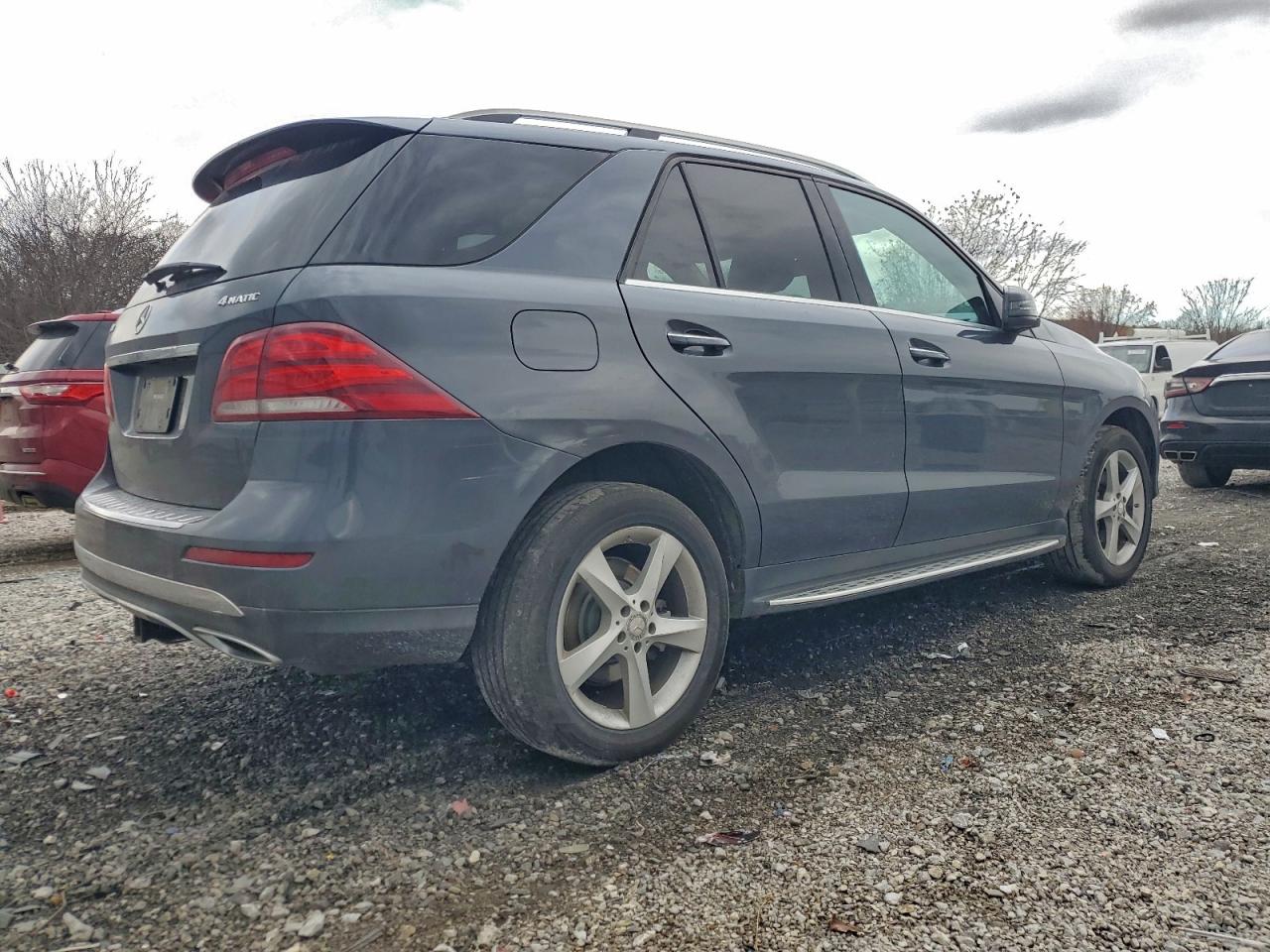 Mercedes-Benz GLE 300d 4matic Image 12