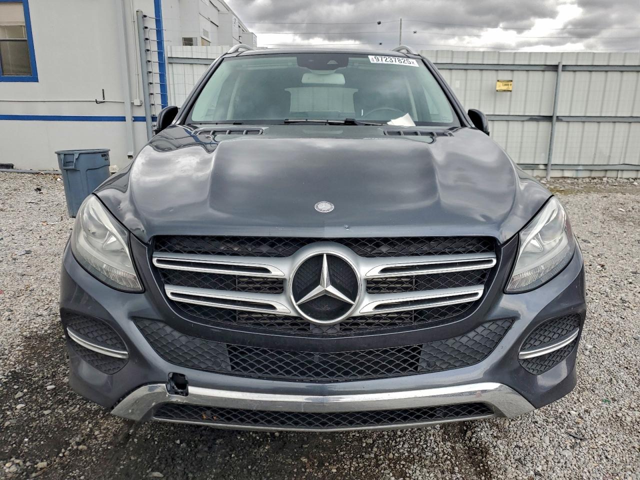 Mercedes-Benz GLE 300d 4matic Image 2