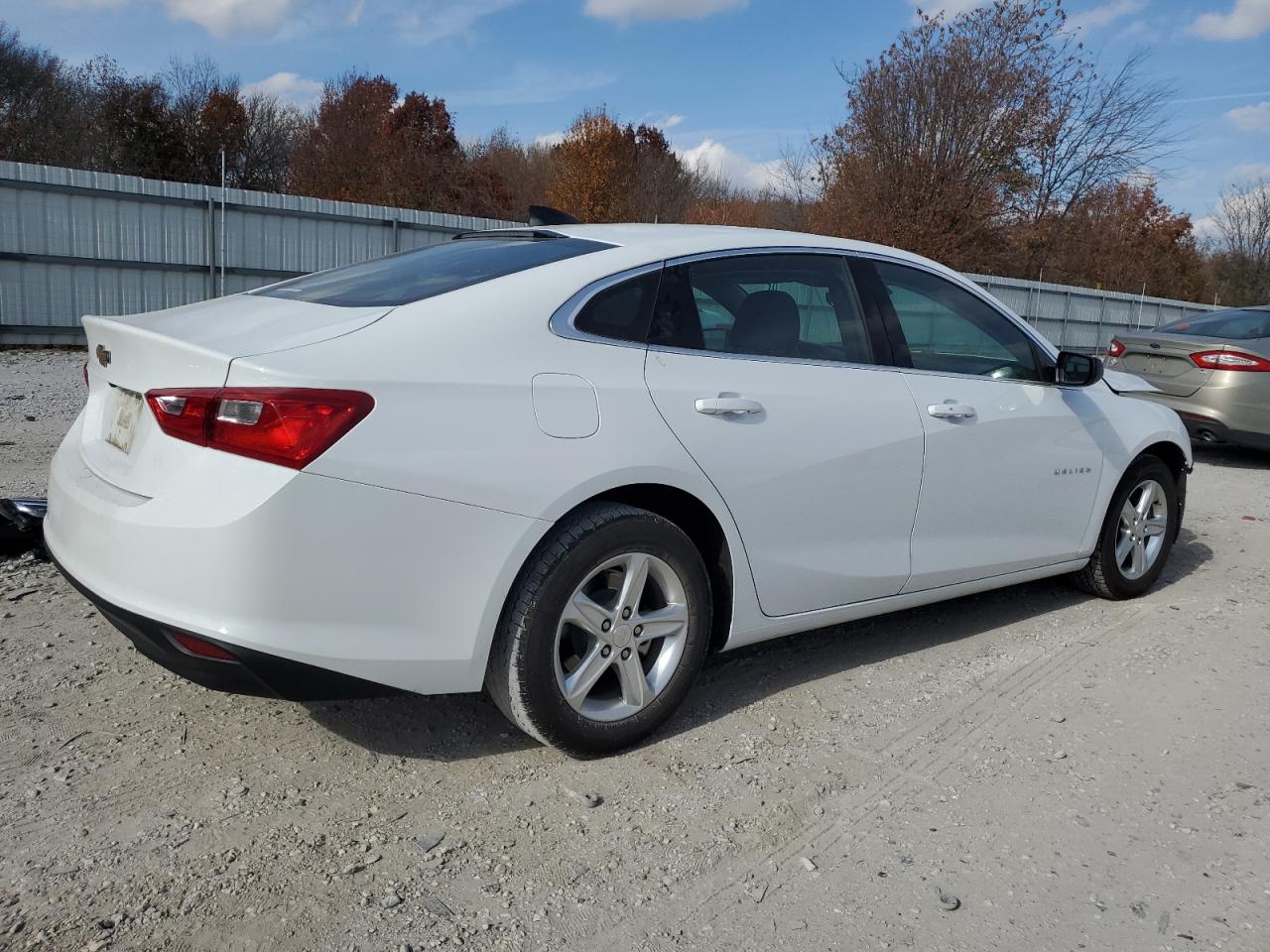 Chevrolet Malibu Ls Image 2