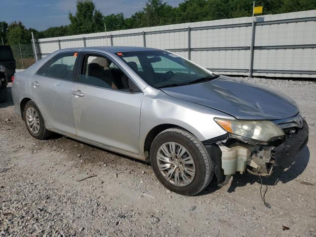 Toyota Camry Base Image 3