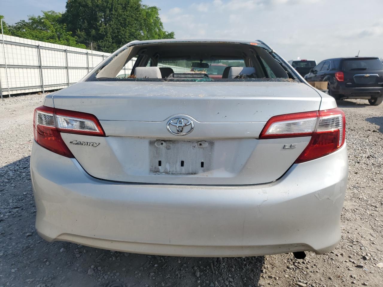 Toyota Camry Base Image 8