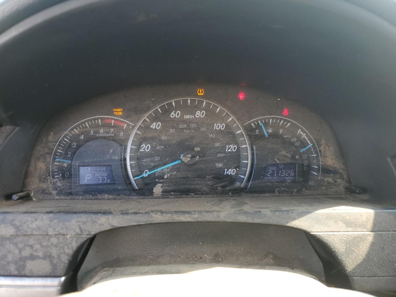 Toyota Camry Base Image 9