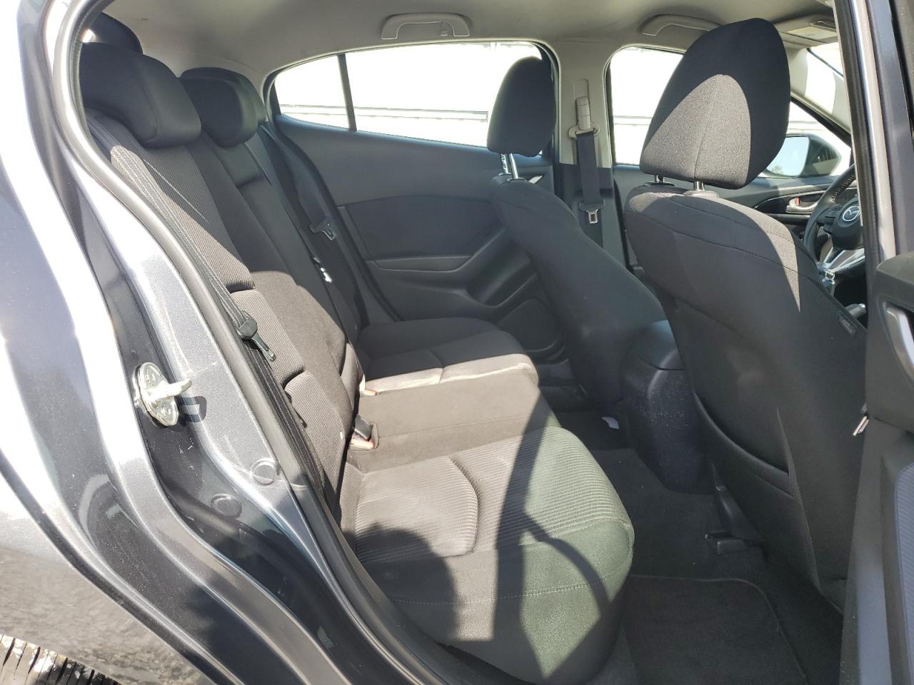 Mazda 3 Touring Image 2