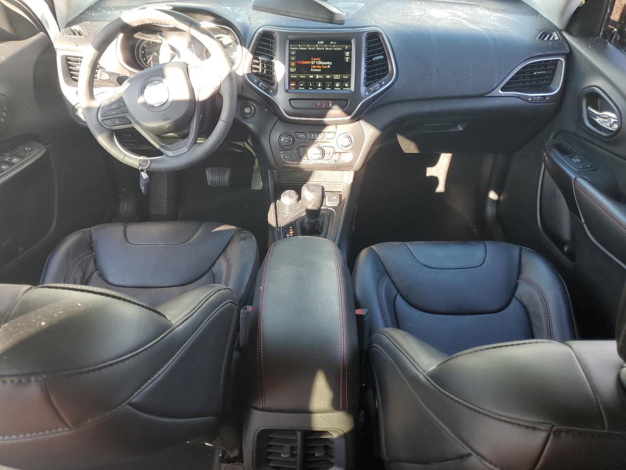 Jeep Cherokee Trailhawk Image 8