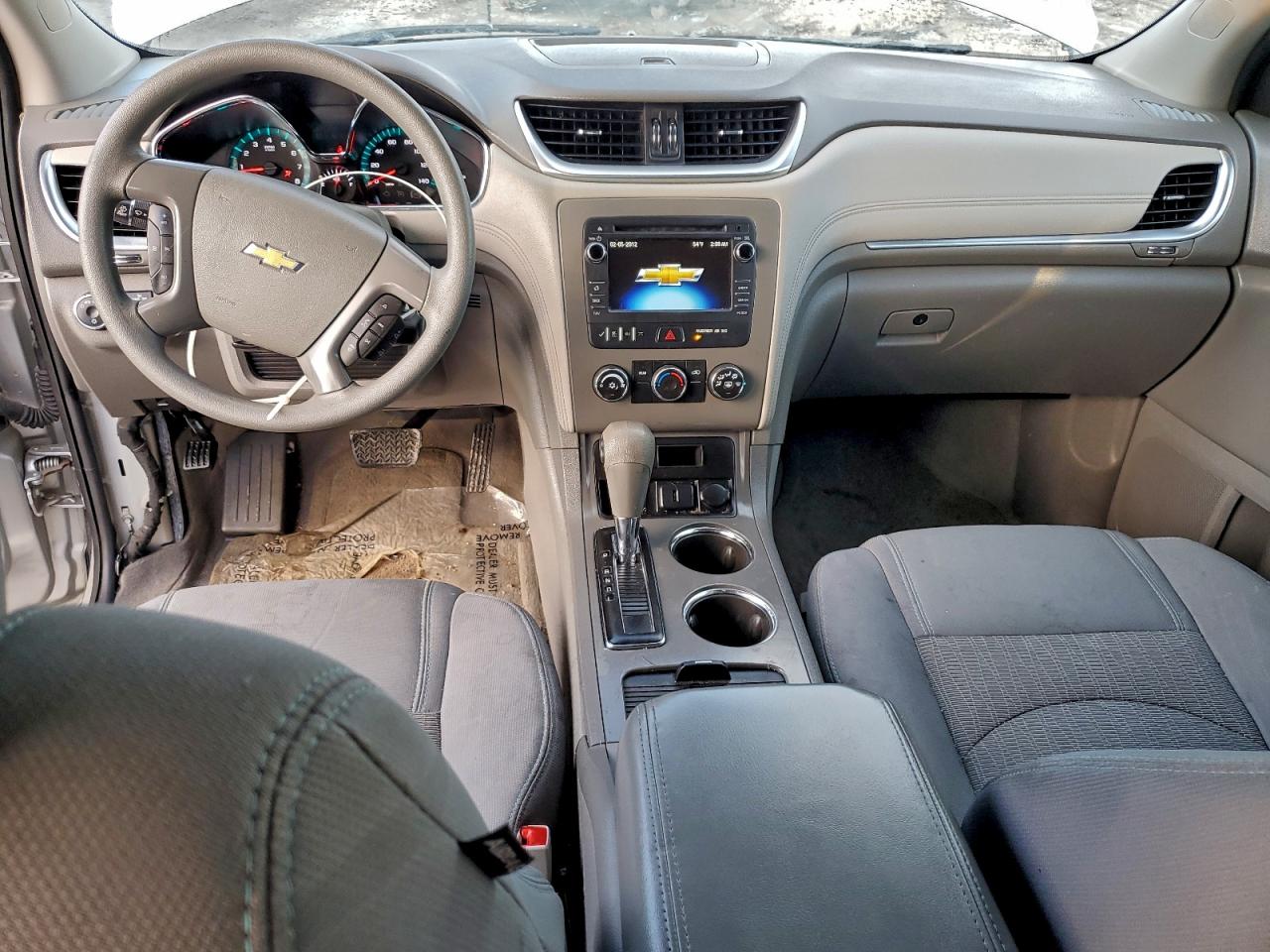 Chevrolet Traverse Ls Image 2