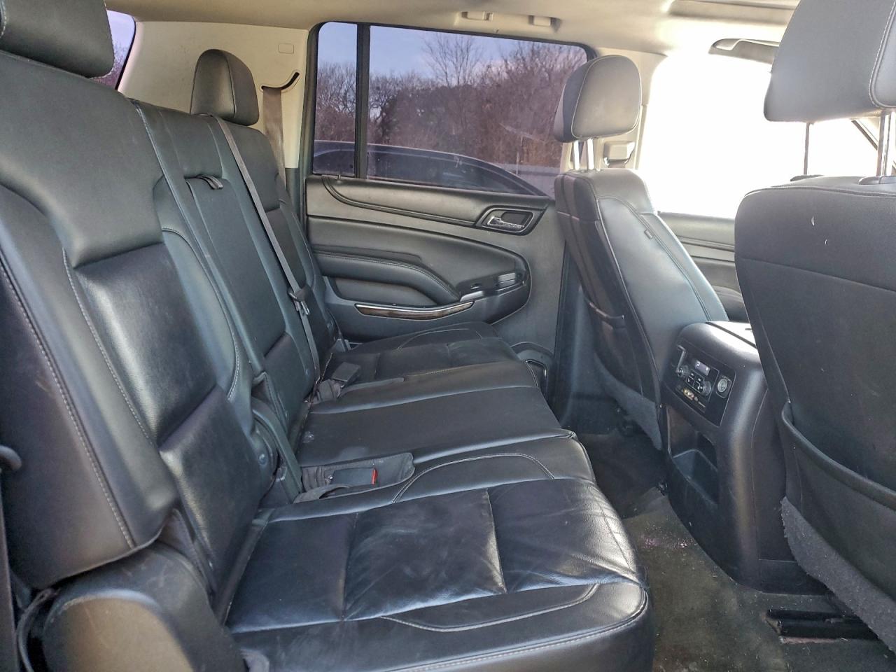 Chevrolet Suburban K1500 Lt Image 7