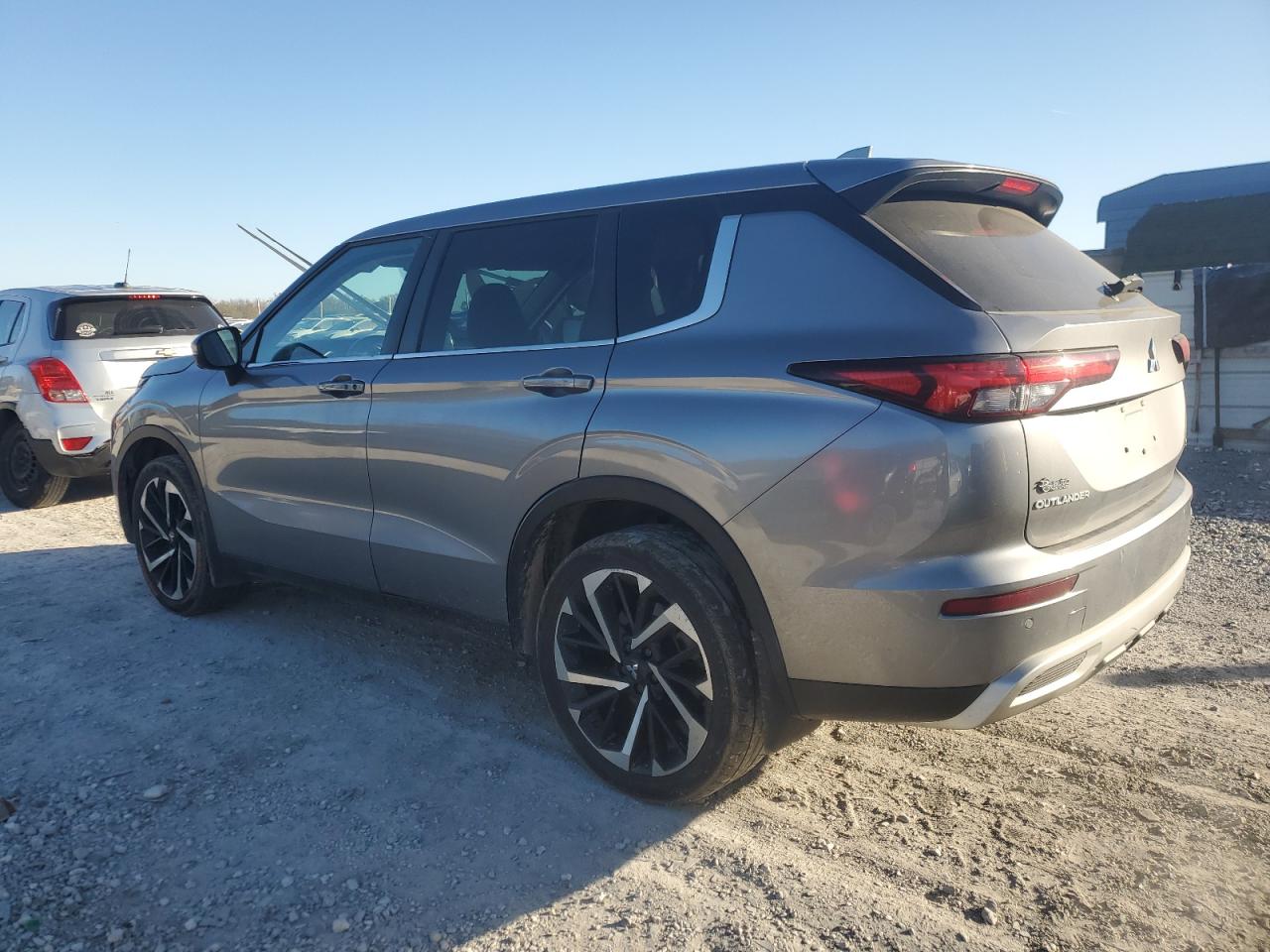 Mitsubishi Outlander Se Image 2