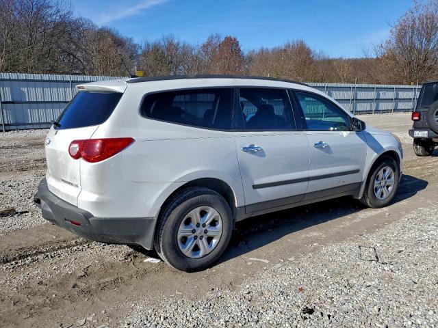 Chevrolet Traverse Ls Image 2