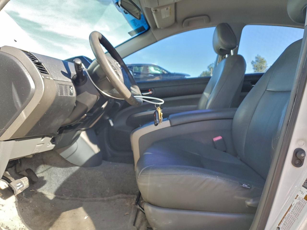 Toyota Prius Image 8