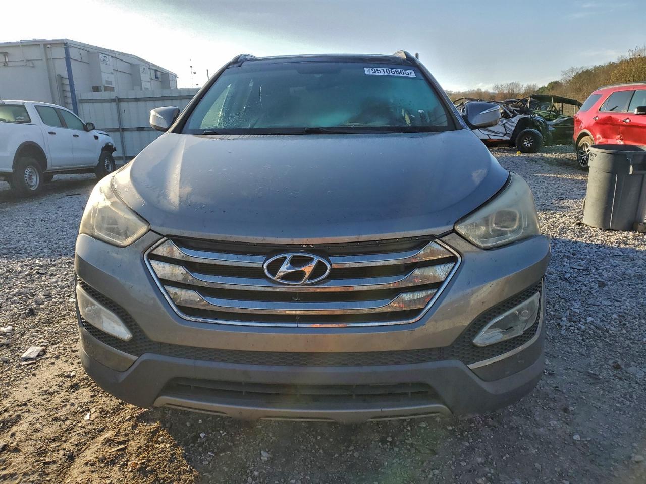 Hyundai SANTA FE Image 2