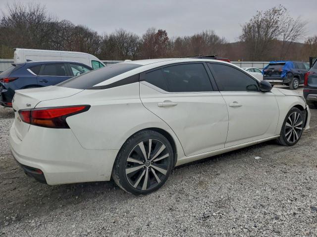 Nissan Altima Sr Image 2