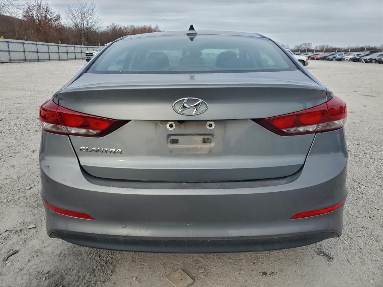 Hyundai ELANTRA Sel Image 2