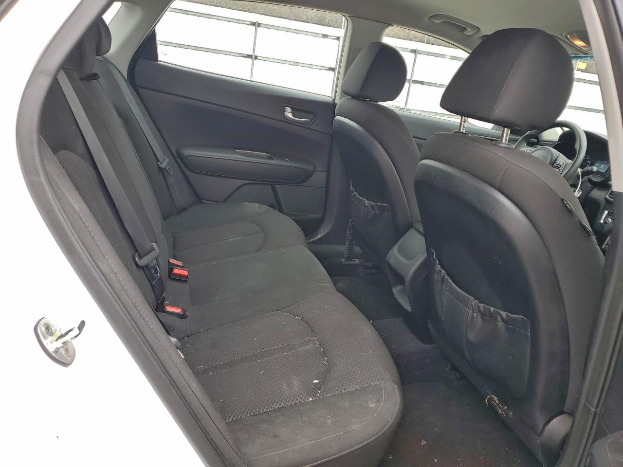 Kia Optima Lx Image 10