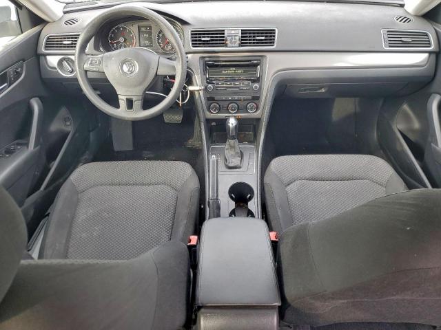 Volkswagen Passat S Image 4