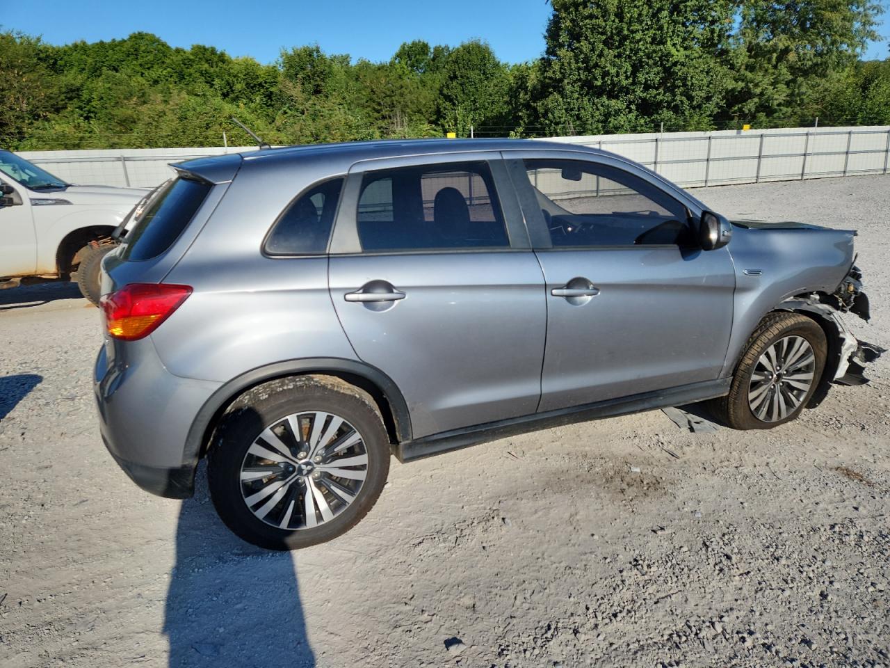 Mitsubishi Outlander Es Image 4