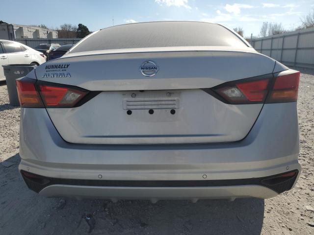 Nissan Altima S Image 2