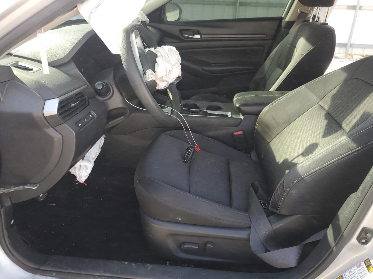 Nissan Altima S Image 8