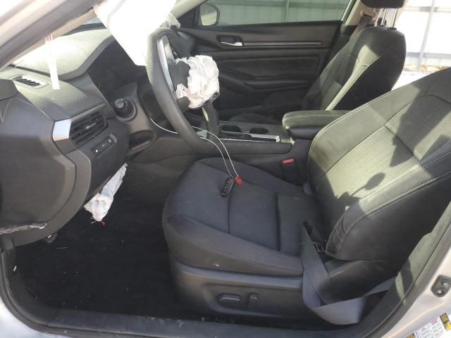 Nissan Altima S Image 8