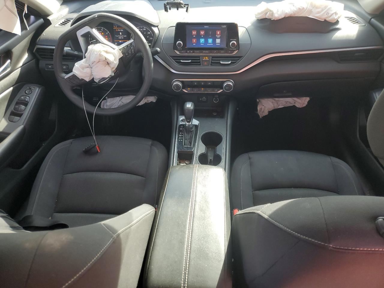 Nissan Altima S Image 6