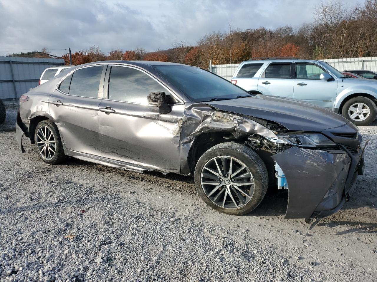 Toyota Camry Se Image 9