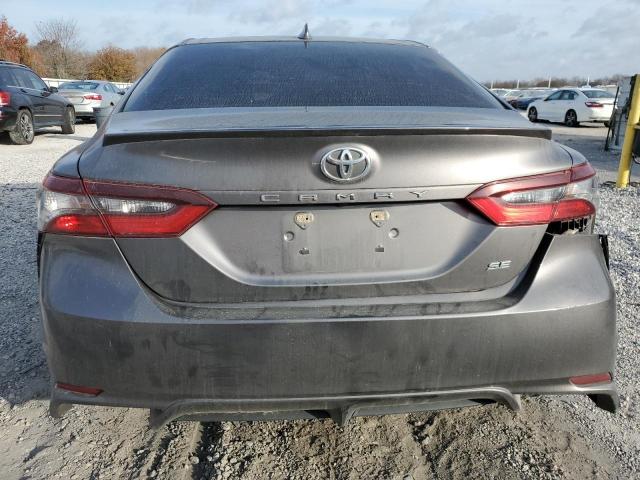 Toyota Camry Se Image 8