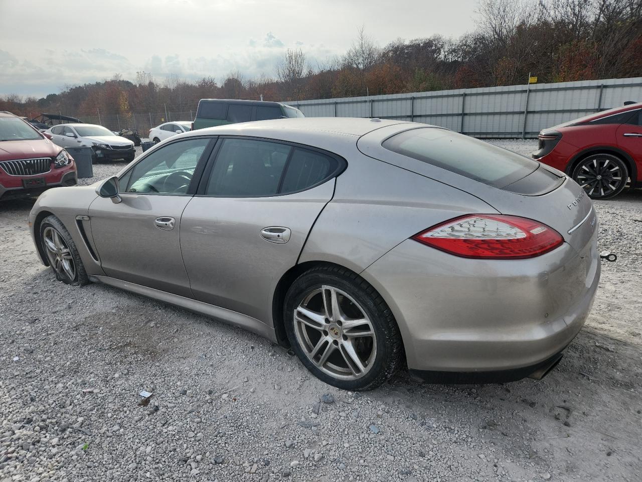 Porsche Panamera 2 Image 6