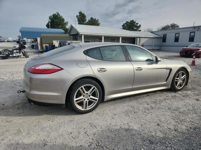 Porsche Panamera 2 Image 3