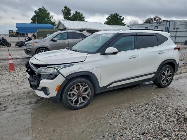  Salvage Kia Seltos