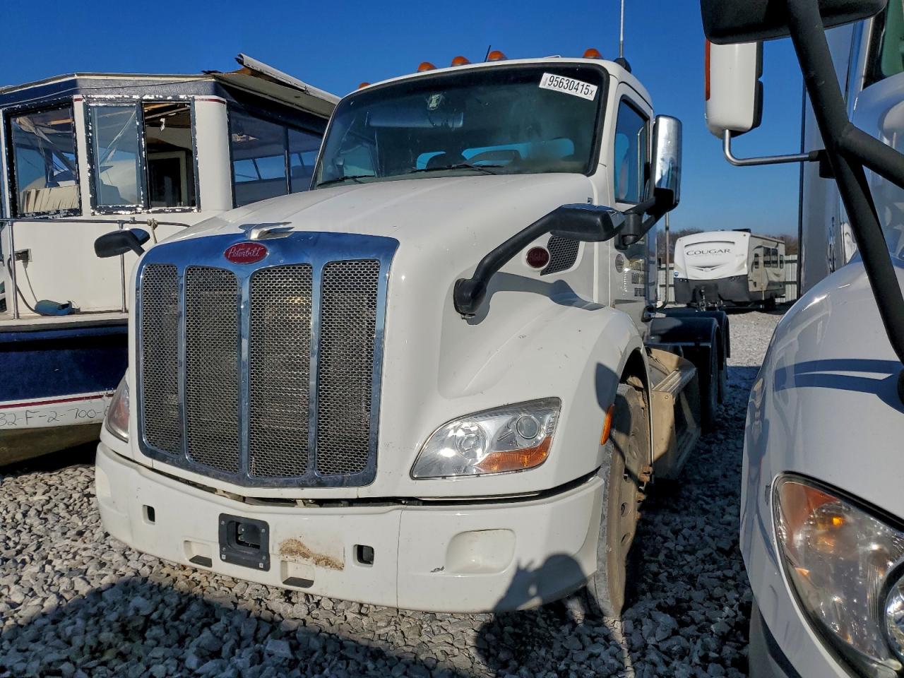 Peterbilt 579 Image 4