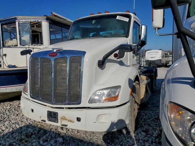 Peterbilt 579 Image 4
