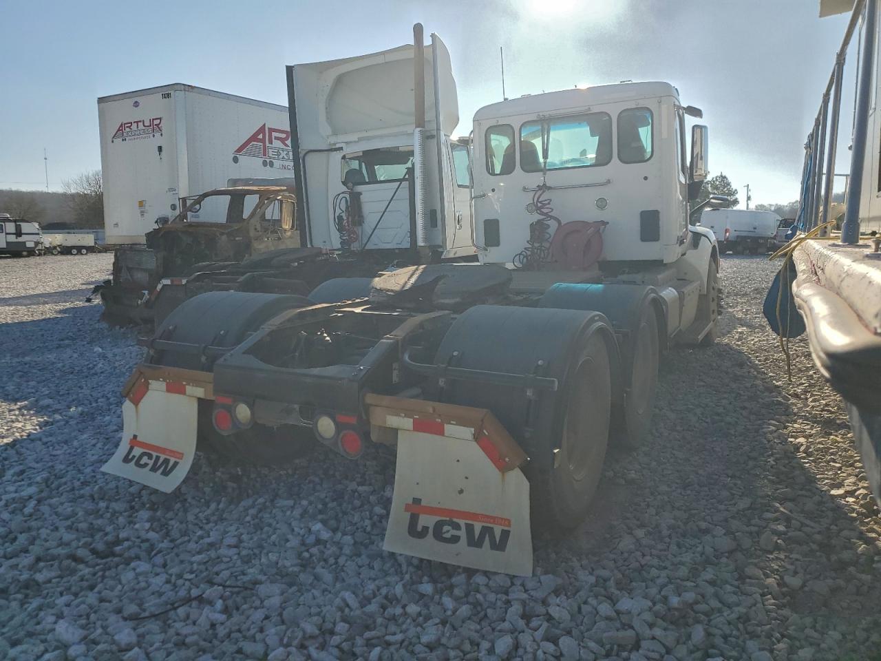 Peterbilt 579 Image 2