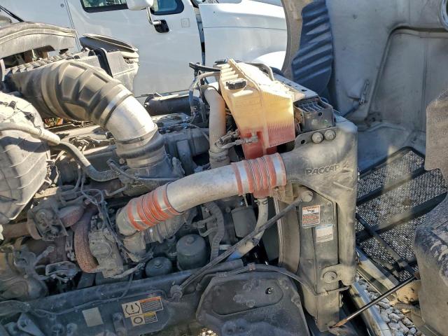 Peterbilt 579 Image 3