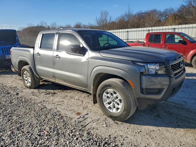 Nissan Frontier S Image 2