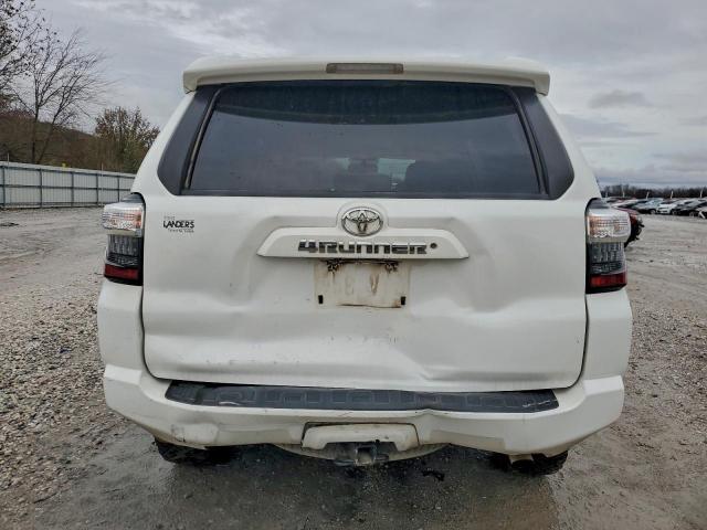 Toyota 4Runner Sr5/sr5 Premium Image 9