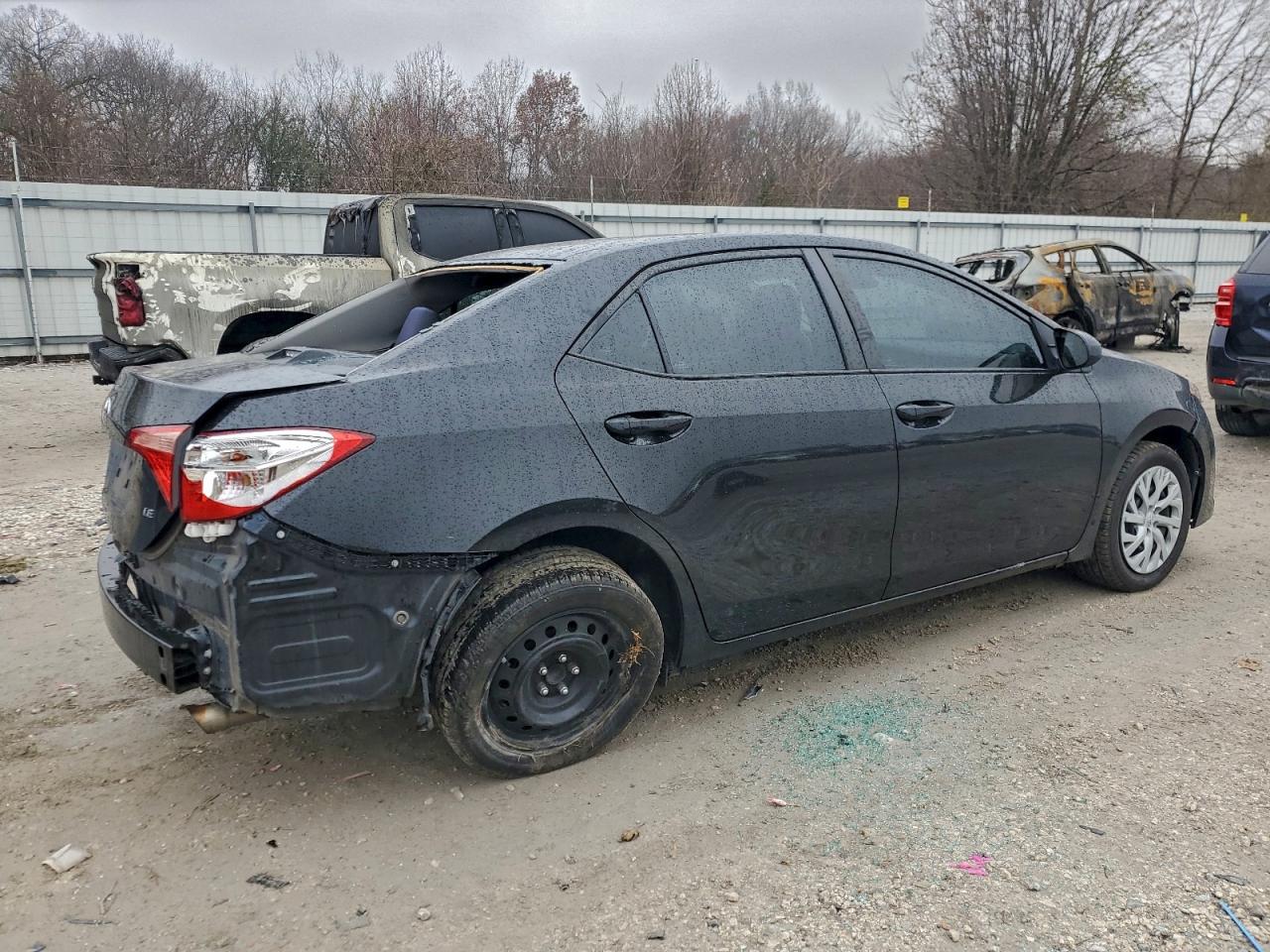 Toyota Corolla L Image 9