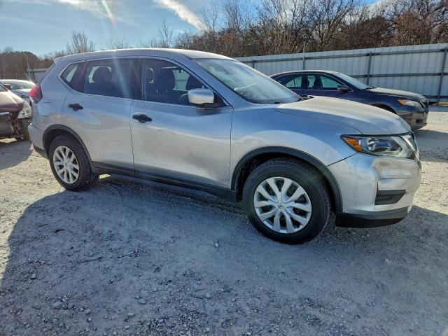 Nissan Rogue S Image 2