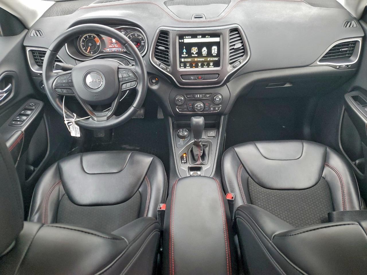 Jeep Cherokee Trailhawk Image 3