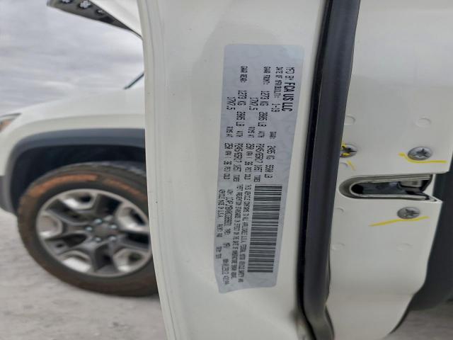 Jeep Cherokee Trailhawk Image 13