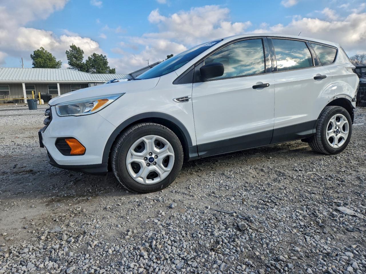 Ford Escape S Image 1