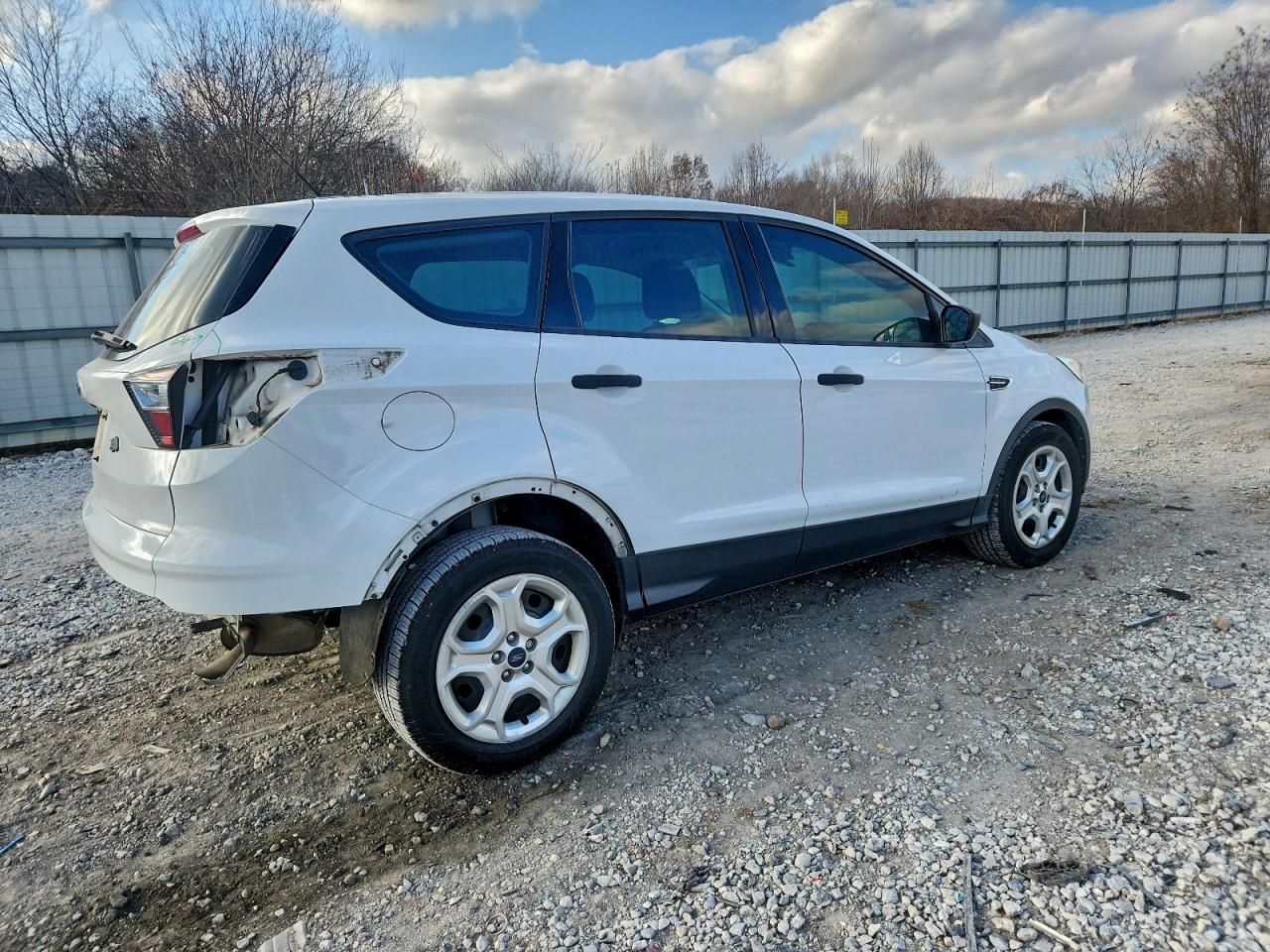 Ford Escape S Image 2