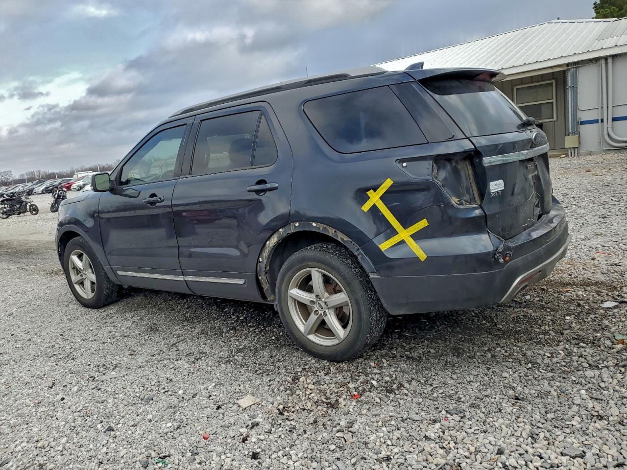 Ford Explorer Xlt Image 2