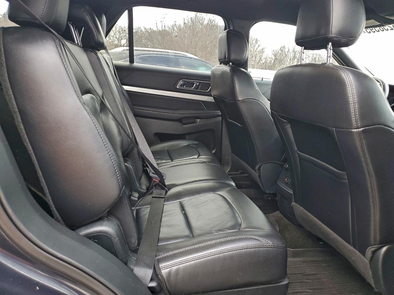 Ford Explorer Xlt Image 12