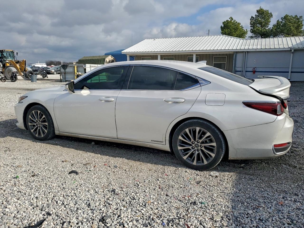 Lexus Es 300h Image 2