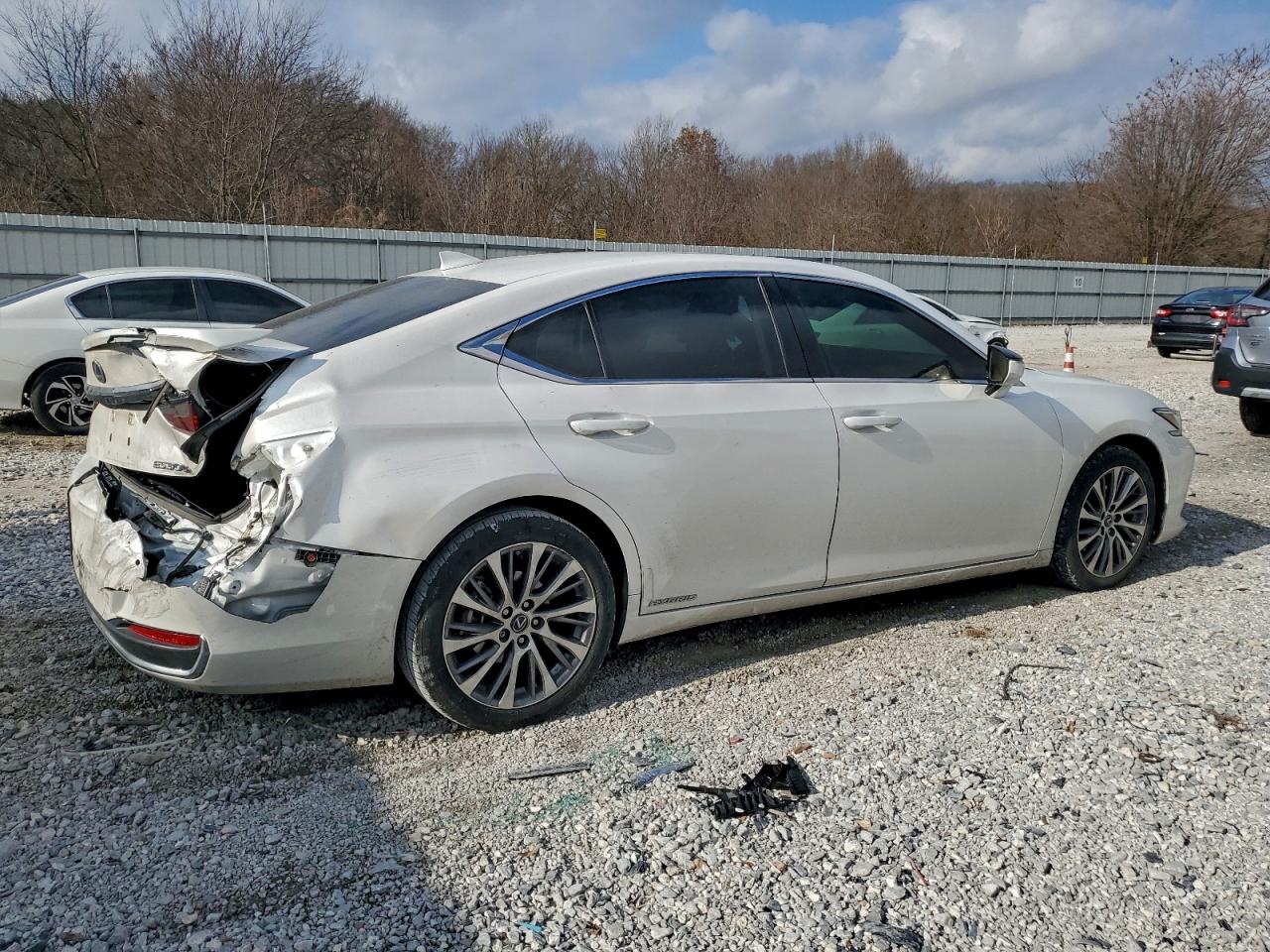 Lexus Es 300h Image 9