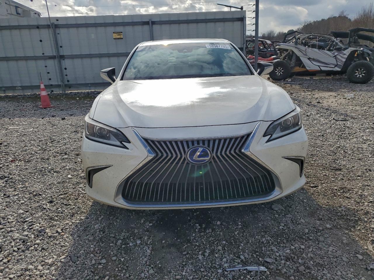 Lexus Es 300h Image 4