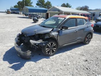  Salvage Nissan Kicks