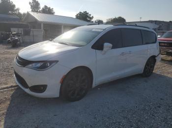 Salvage Chrysler Pacifica